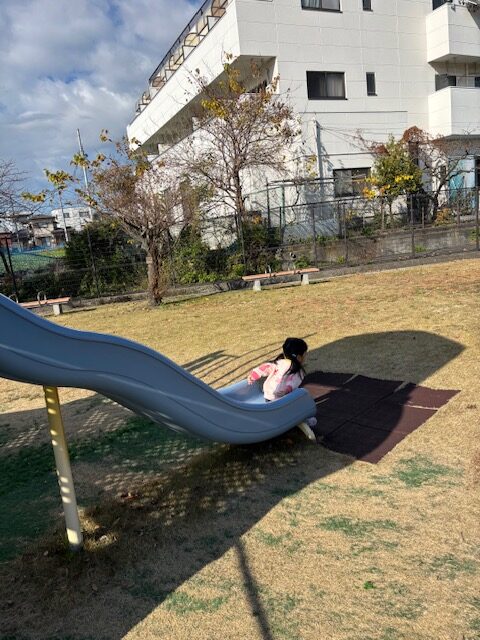 公園のすべり台
